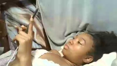 Shinah live cam on Cam4