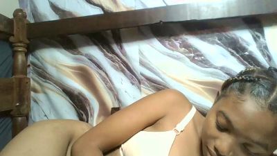 Shinah live cam on Cam4