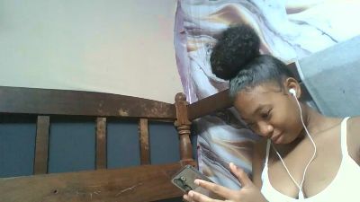 Shinah live cam on Cam4