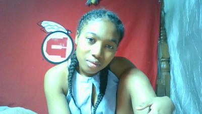 Shinah live cam on Cam4