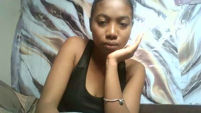 Shinah live cam on Cam4