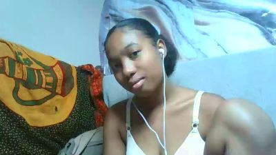 Shinah live cam on Cam4