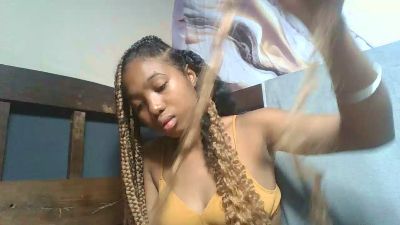 Shinah live cam on Cam4