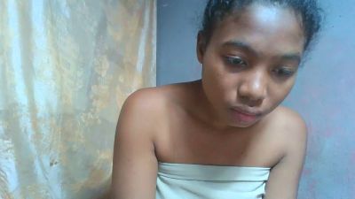 Shinah live cam on Cam4