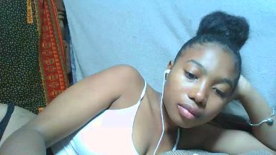 Shinah live cam on Cam4