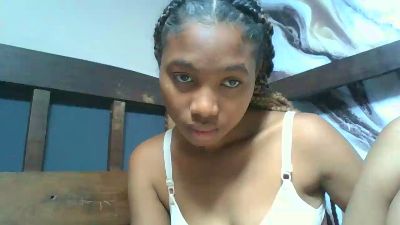 Shinah live cam on Cam4