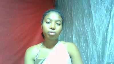 Shinah live cam on Cam4