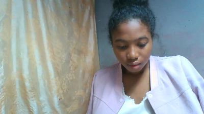 Shinah live cam on Cam4