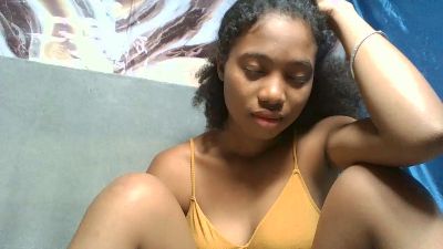Shinah live cam on Cam4
