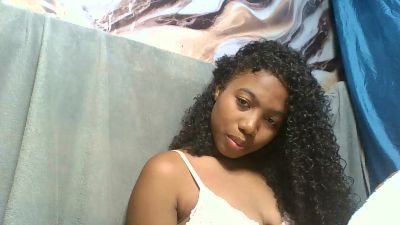 Shinah live cam on Cam4