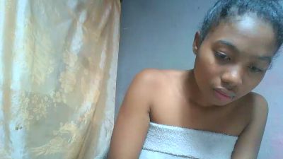Shinah live cam on Cam4