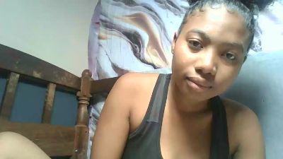 Shinah live cam on Cam4
