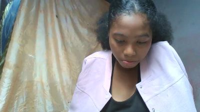 Shinah live cam on Cam4