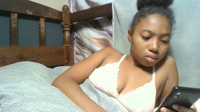 Shinah live cam on Cam4