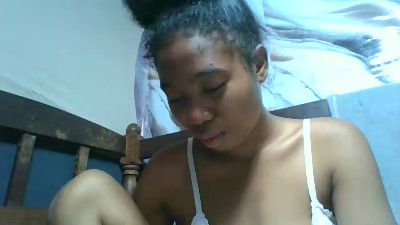 Shinah live cam on Cam4
