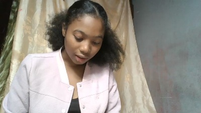 Shinah live cam on Cam4