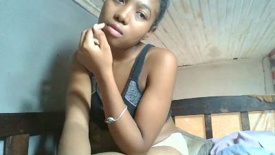 Shinah live cam on Cam4