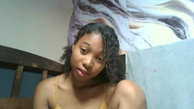 Shinah live cam on Cam4