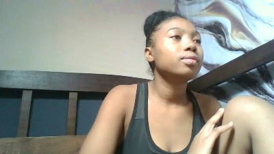 Shinah live cam on Cam4