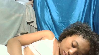 Shinah live cam on Cam4