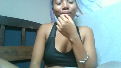Shinah live cam on Cam4