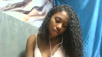 Shinah live cam on Cam4