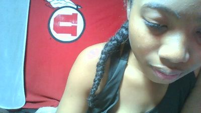Shinah live cam on Cam4