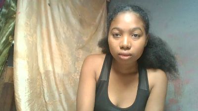 Shinah live cam on Cam4