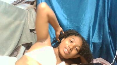 Shinah live cam on Cam4