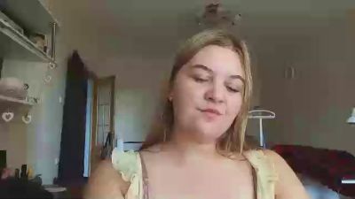 ShiraBellizzi live cam on Cam4