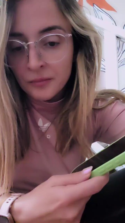 Shirlita2 live cam on Cam4