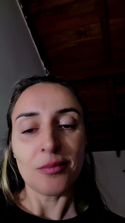 Shirlita2 live cam on Cam4