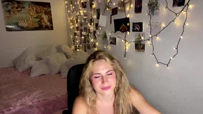 ShonnaDollison live cam on Cam4