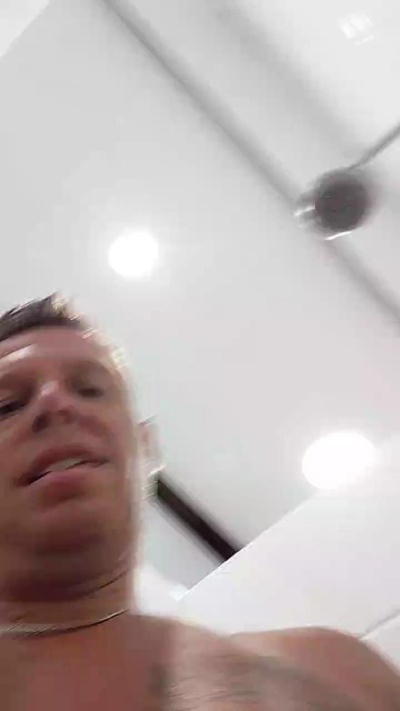 Shoulderpain1 live cam on Cam4