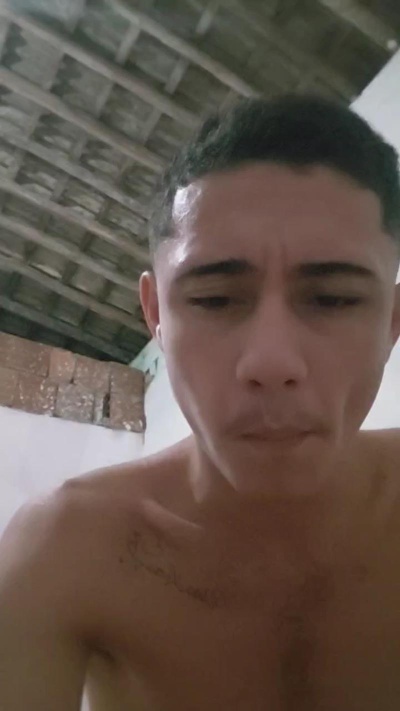 Shuelldin22 live cam on Cam4