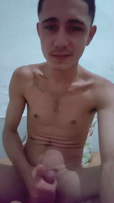 Shuelldin22 live cam on Cam4