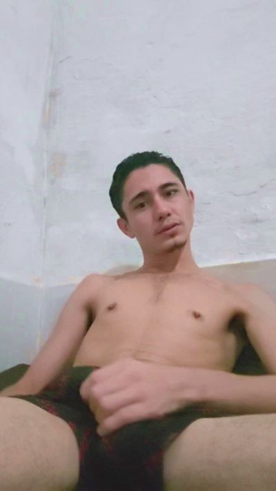 Shuelldin22 live cam on Cam4