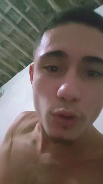 Shuelldin22 live cam on Cam4