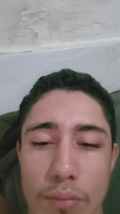 Shuelldin22 live cam on Cam4