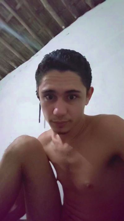 Shuelldin22 live cam on Cam4