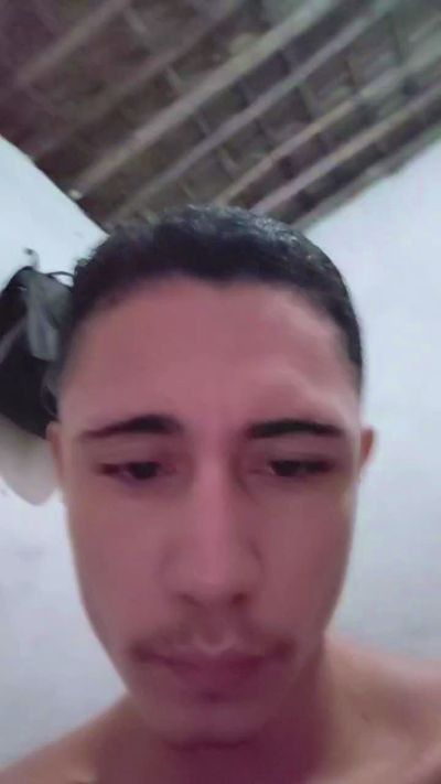 Shuelldin22 live cam on Cam4