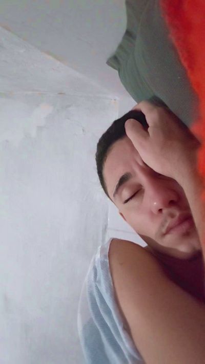 Shuelldin22 live cam on Cam4