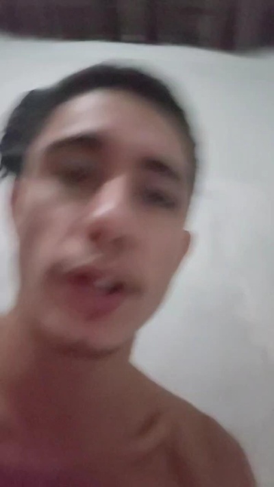 Shuelldin22 live cam on Cam4