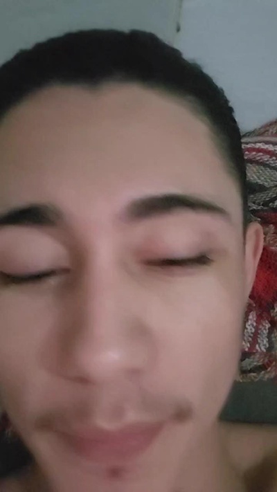 Shuelldin22 live cam on Cam4