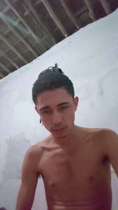 Shuelldin22 live cam on Cam4