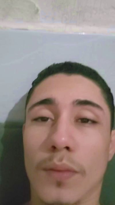 Shuelldin22 live cam on Cam4
