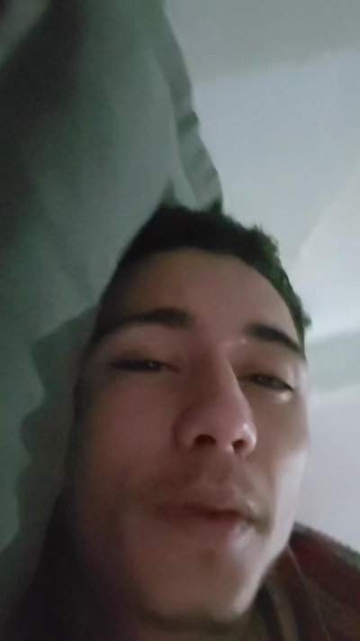 Shuelldin22 live cam on Cam4