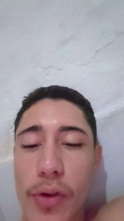 Shuelldin22 live cam on Cam4