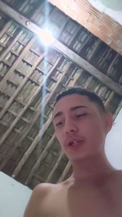 Shuelldin22 live cam on Cam4