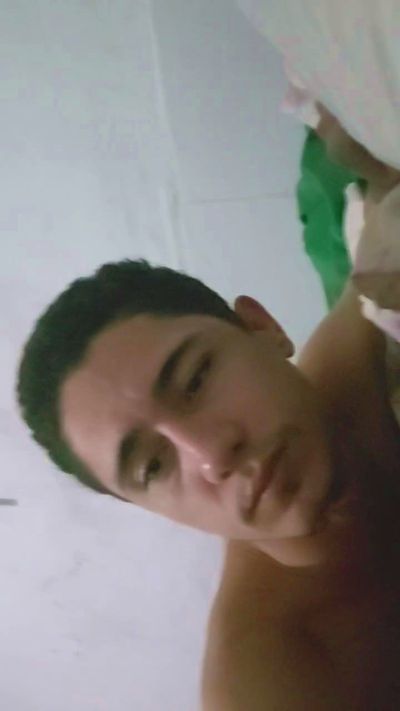 Shuelldin22 live cam on Cam4